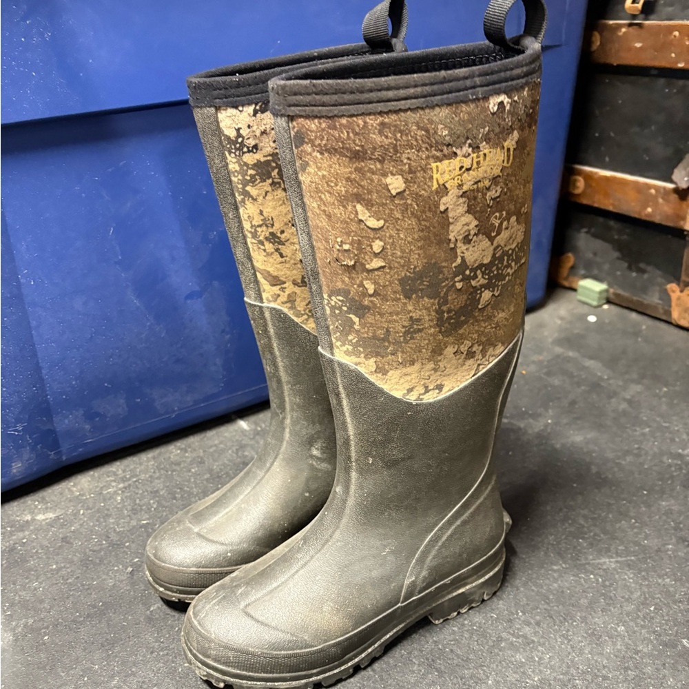 Red Head boys muck boots